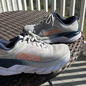 Womens bondi 7 Hokas size 6.5